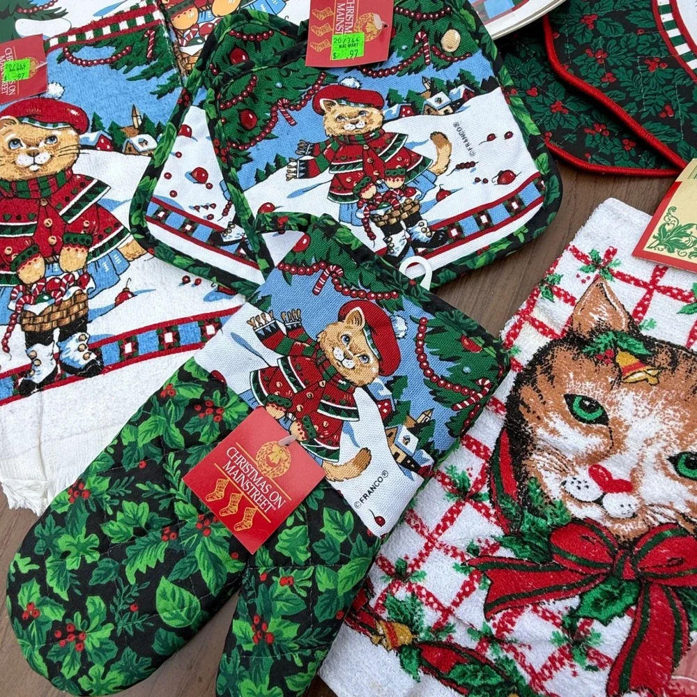 Vintage Christmas Kitchen Linens Set Holiday Cats Placemats Oven Mitts Old Stock